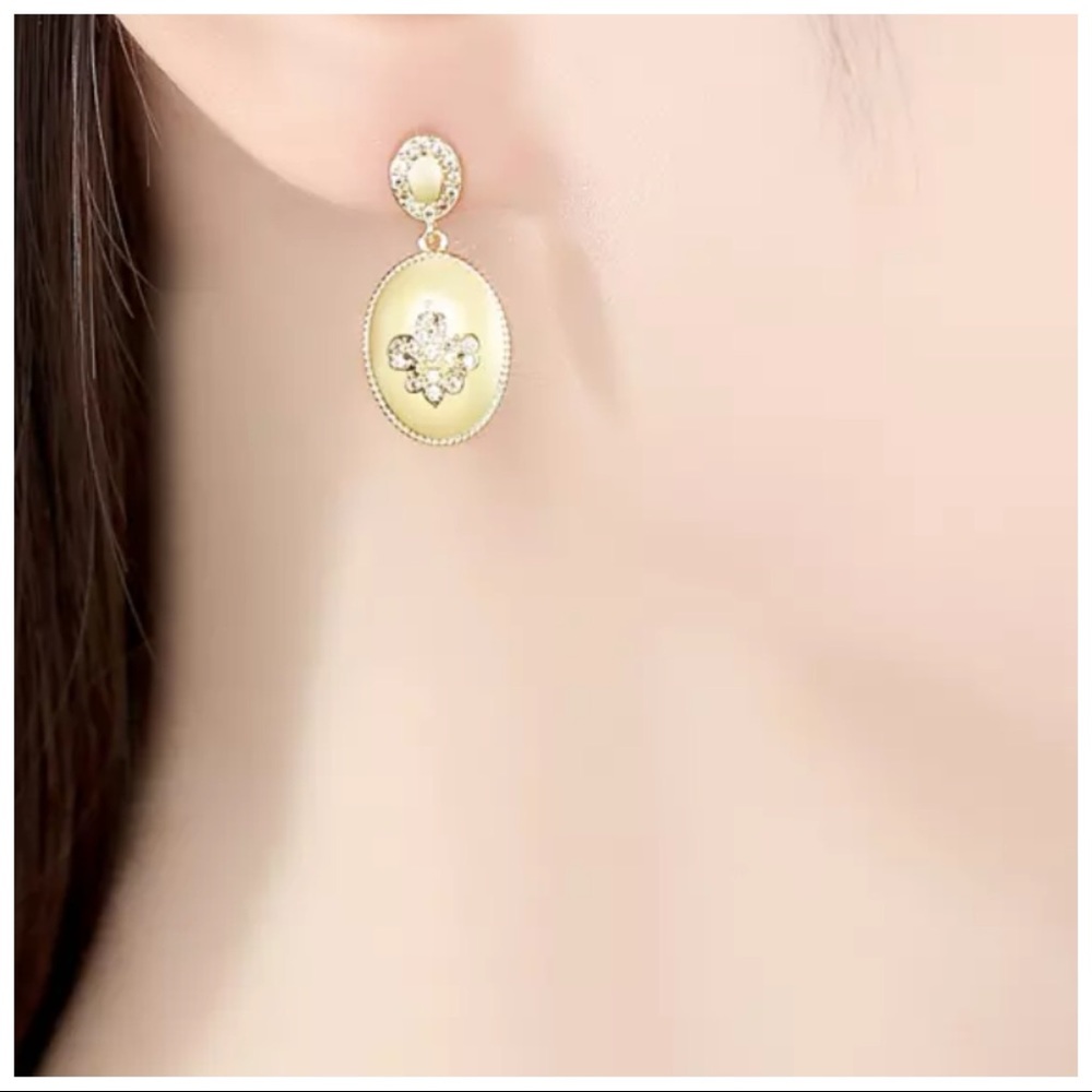 Gold Polished Fleur-de-Lis Dainty Earrings - Picture 6 of 6